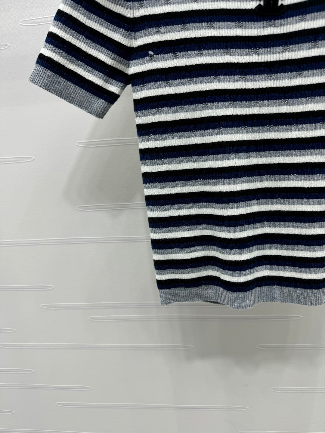 CHANEL SHORT-SLEEVE T-SHIRT 269481