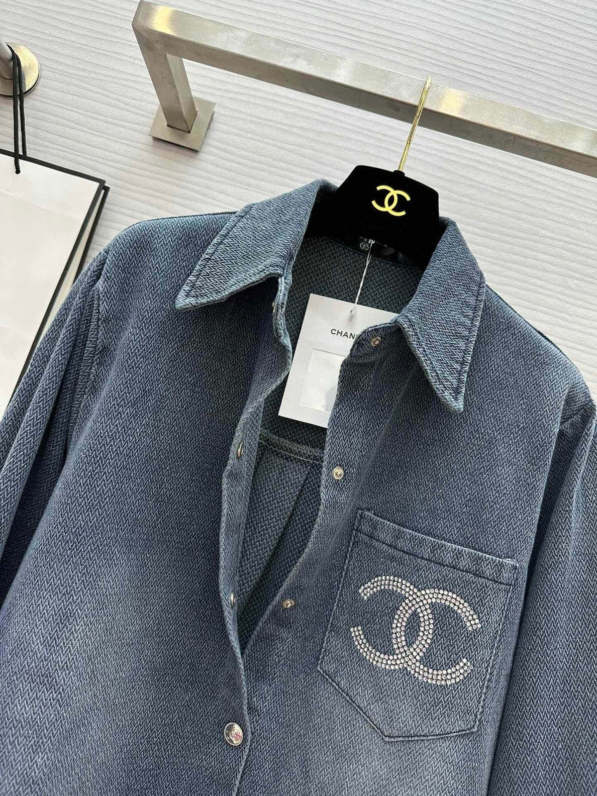 CHANEL 25S DENIM SHIRT STYLE 235