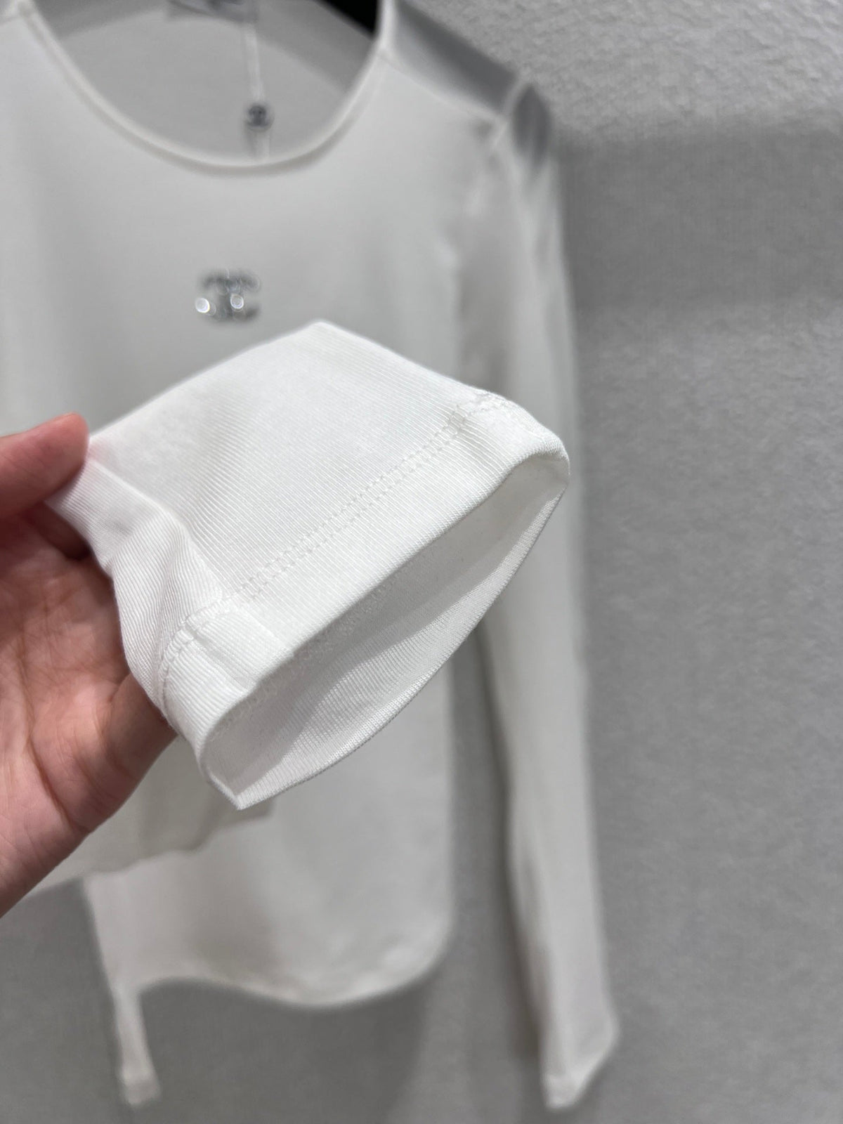CHANEL 25S LONG-SLEEVE T-SHIRT STYLE 122