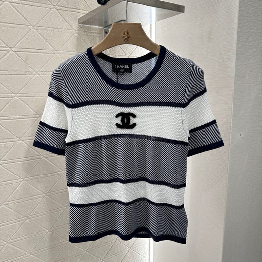 Chanel 25 T-shirt Black White Patchwork Knitted Crewneck