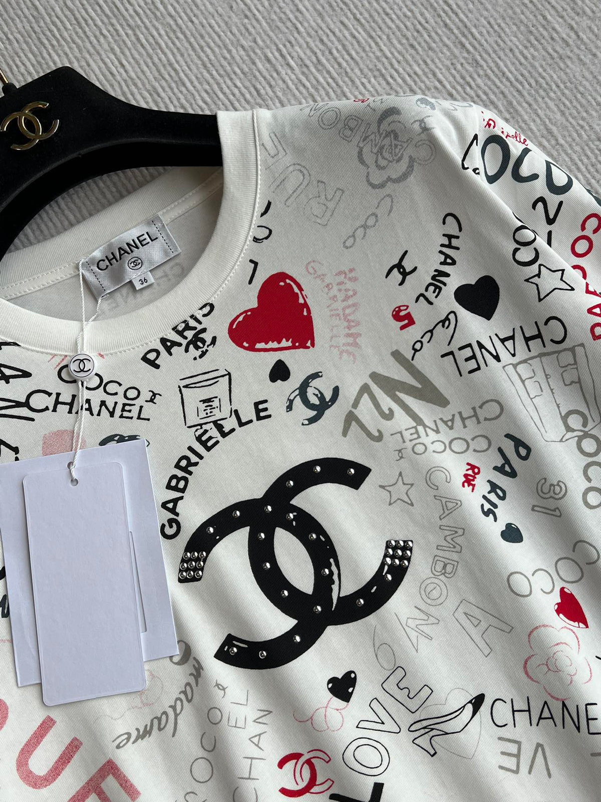 CHANEL OFF-WHITE LOGO PRINT T-SHIRT