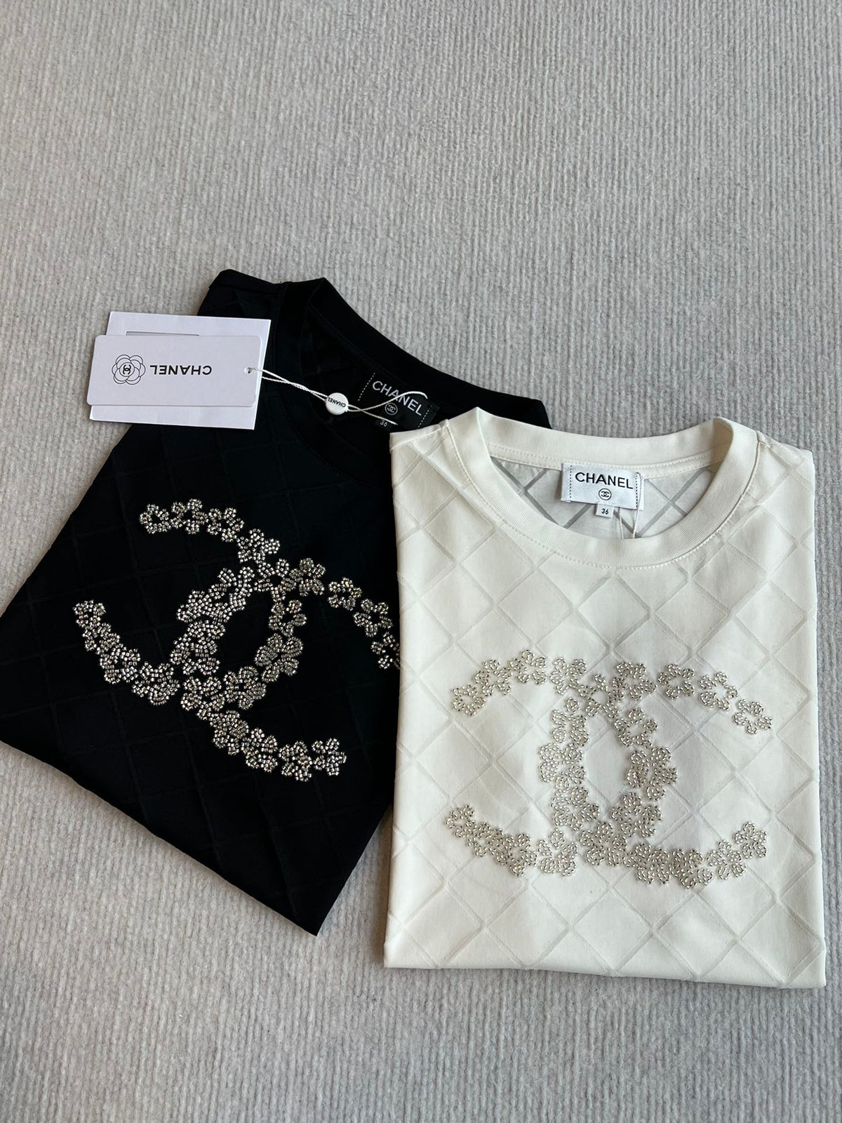 CHANEL WHITE SHORT-SLEEVE EMBELLISHED T-SHIRT