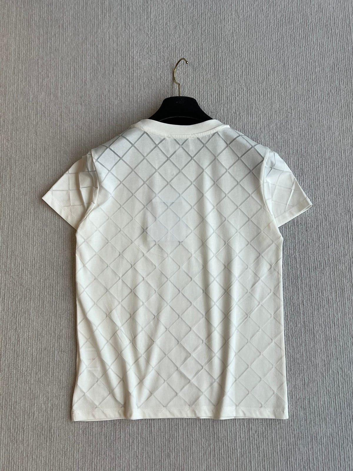 CHANEL WHITE SHORT-SLEEVE EMBELLISHED T-SHIRT